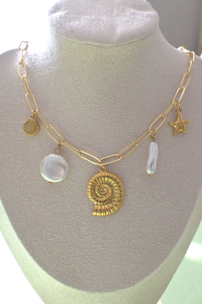 Mar y Sol Charm Necklace | Costal Beaded Necklace with Gold Charms